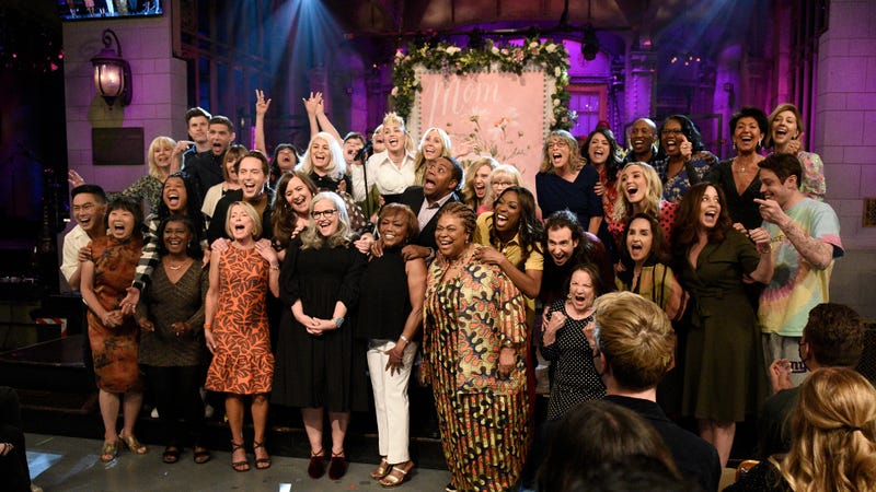 The Cast of SNL and musical guest Miley Cyrus with their mothers