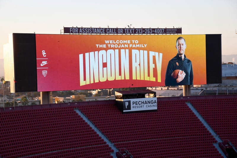 Lincoln Riley USC