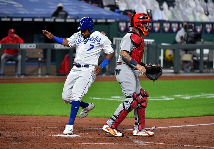 Royals cruise by St. Louis