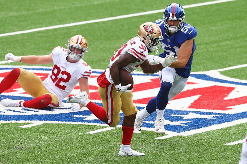 Jeff Wilson gets to the outside