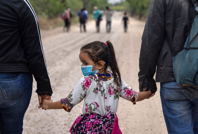 niña migrante