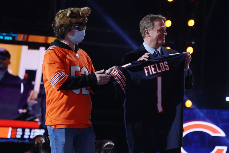 Chicago Bears trade up to select QB Justin Fields with the No. 11 overall pick.
