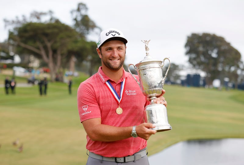 Jon Rahm wins the 2021 U.S. Open.