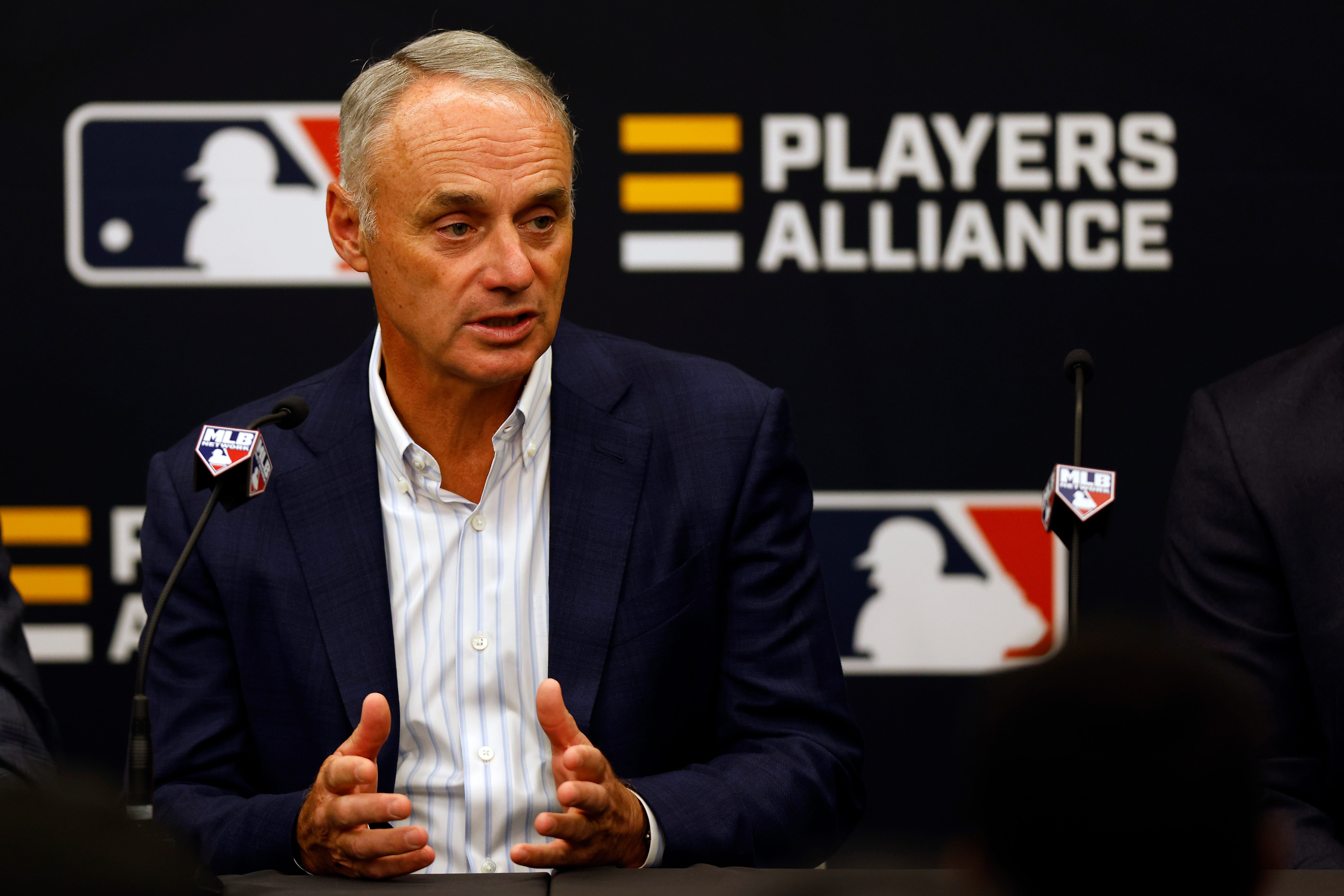 mlb-wants-salaries-determined-by-fangraphs-war-algorithm