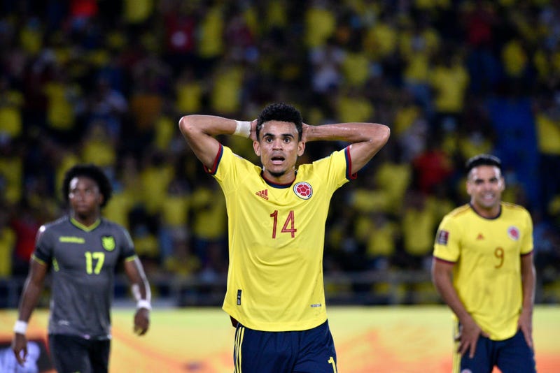 Luis Diaz jugador Colombiano reacciona ante la anulacion del gol por parte del VAR en el partido de Colombia y Ecuador como parte de las eliminatorias CONMEBOL Qatar 2022 en el Estadio Metropolitano en Octubre 14, 2021 en Barranquilla, Colombia.