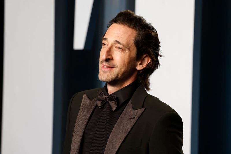 Adrien Brody attends the 2022 Vanity Fair Oscar Party hosted by Radhika Jones at Wallis Annenberg Center for the Performing Arts on March 27, 2022 in Beverly Hills, California