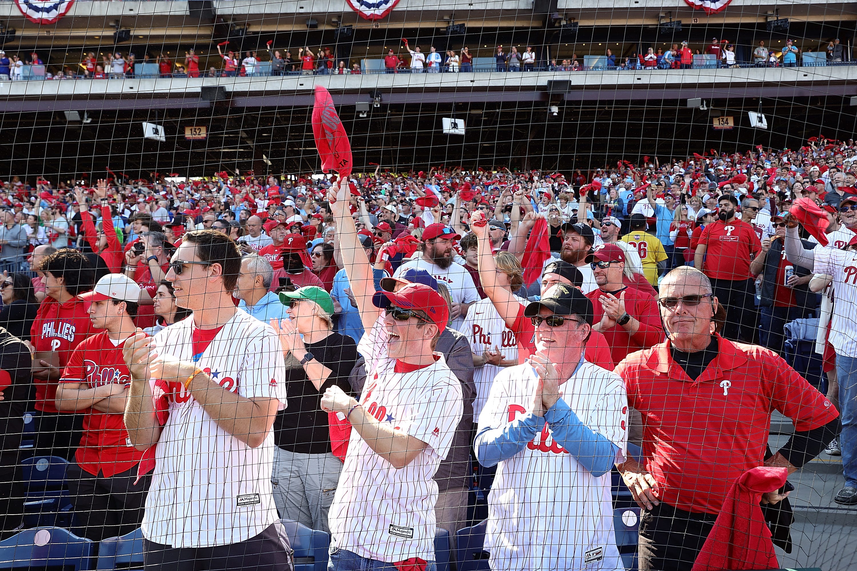 Phillies Game Radio Station - y10uxm4