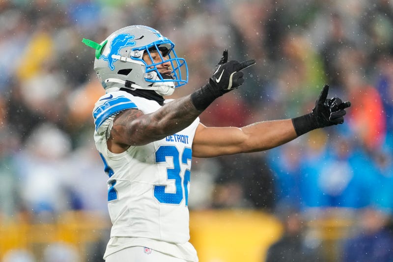 Detroit Lions: Brian Branch apologizes for double bird