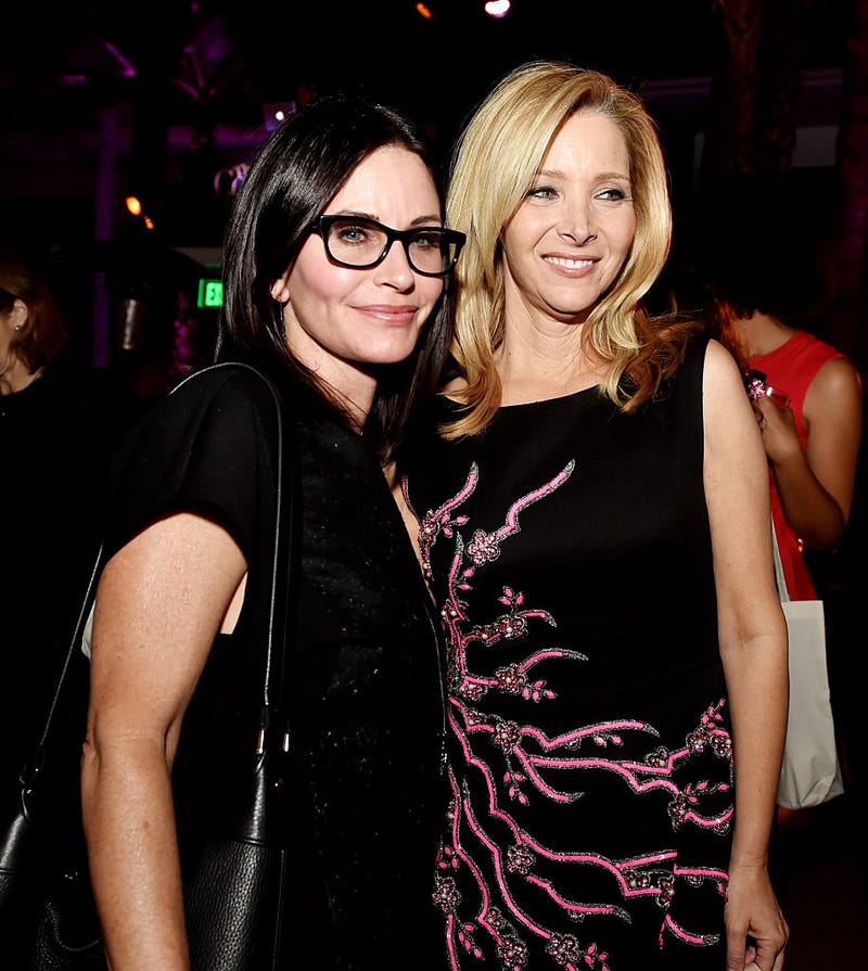 courteney cox and lisa kudrow at the premiere of the comeback in 2017
