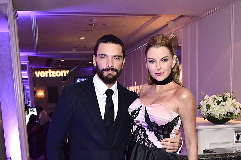 Julian Gil y Marjorie De Sousa