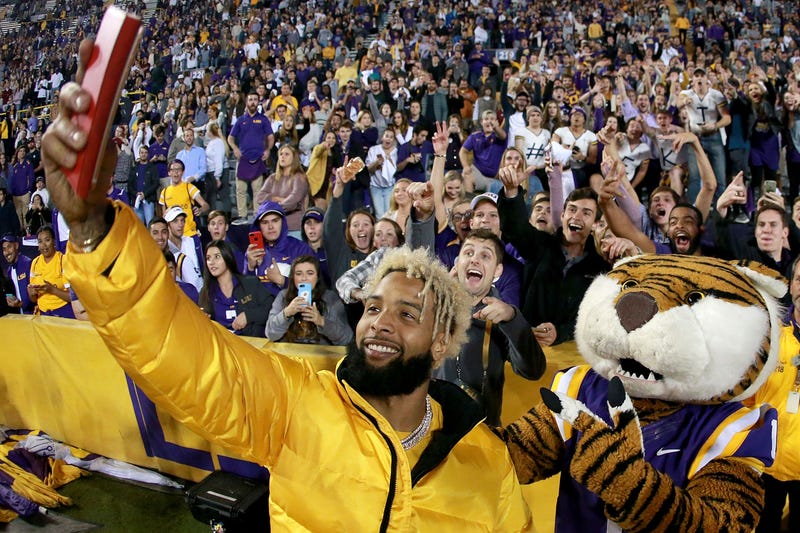 Odell Beckham poses for a selfie with LSU fans