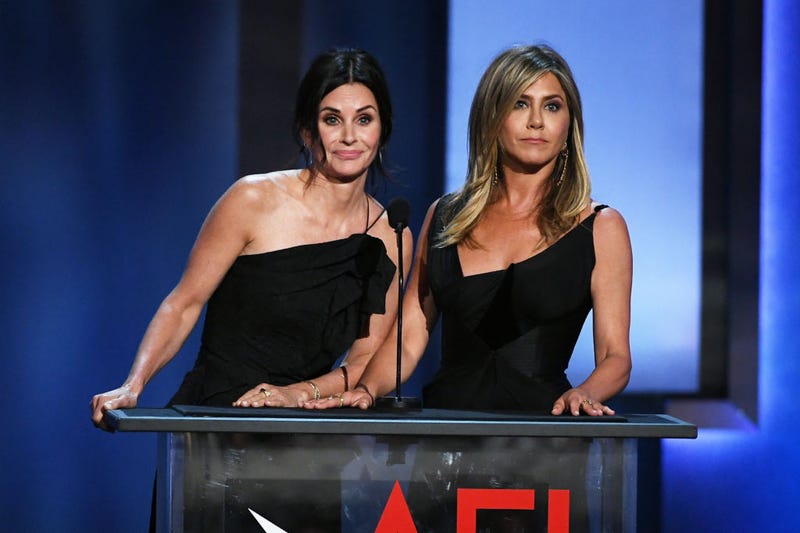 courteney cox and jennifer aniston at the american film institute's gala for george clooney june 2018