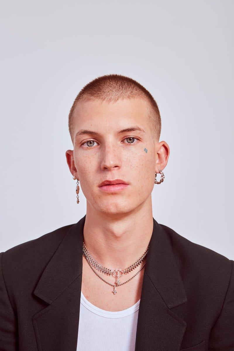 Gus Dapperton