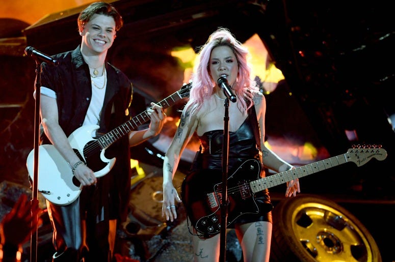 Halsey and Yungblud performing