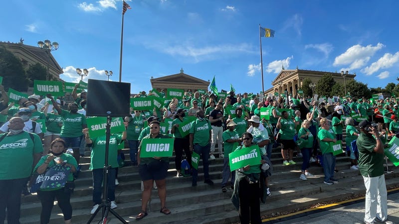A rally in July 2022 for AFSCME DC 47 Local 397 union members who work at the Philadelphia Museum of Art.
