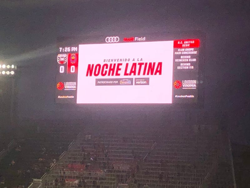 Noche latina en el Audi Field, D.C United vs Chicago Fire.