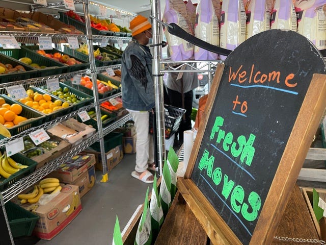 Fresh Moves Mobile Market