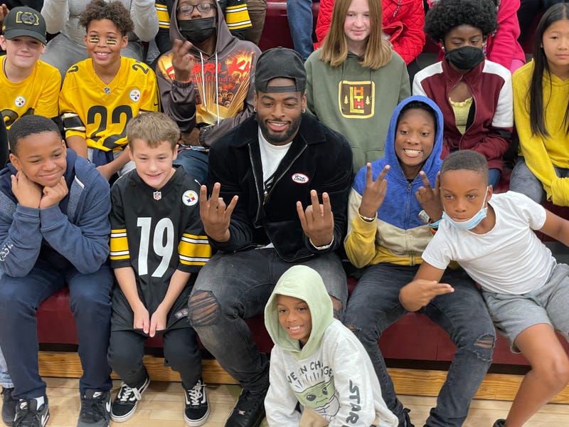 Najee Harris trying to make a difference in the community