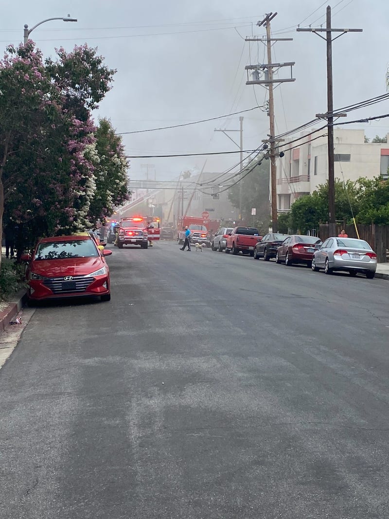 1 dead, 2 injured in Hollywood building fire