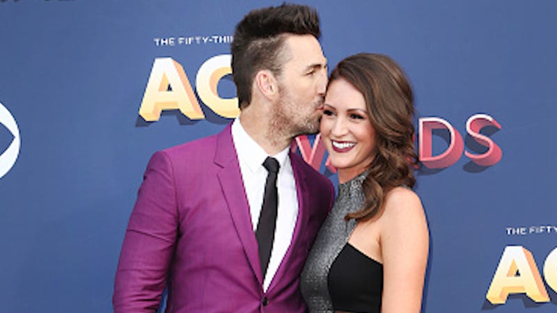 Jake Owen, Erica Hartlein