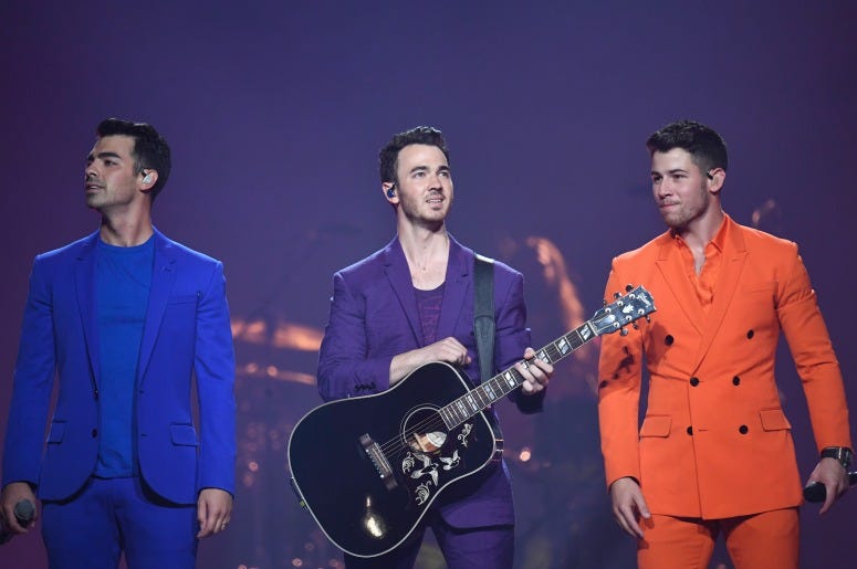 Jonas Brothers start their tour in Miami