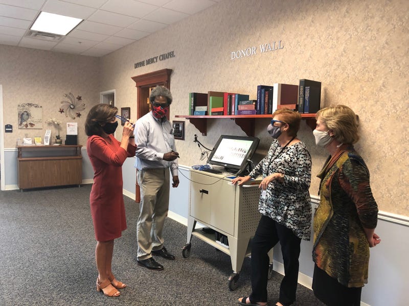 Lieutenant Governor Kathy Hochul views technology at Harvest House Ministries in Buffalo. September 28, 2020