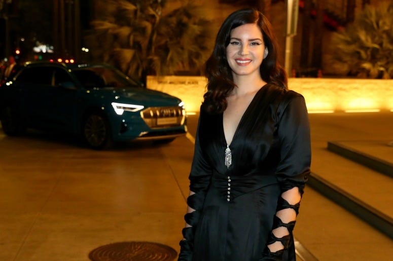 Lana Del Rey, wearing Gucci, attends 2018 LACMA Art + Film Gala honoring Catherine Opie and Guillermo del Toro presented by Gucci at LACMA on November 3, 2018 in Los Angeles, California.