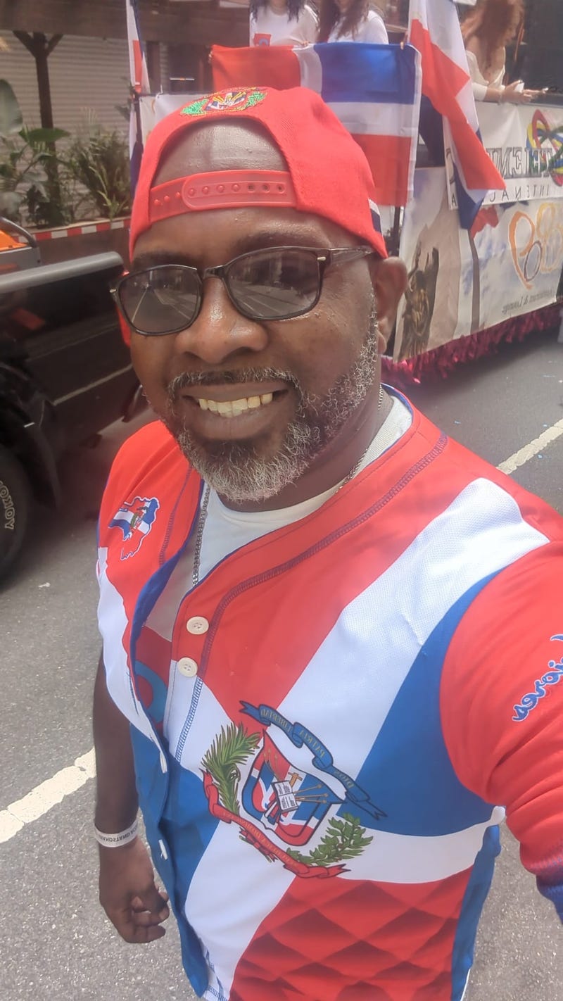 Invitado especial en la parada Dominicana NYC