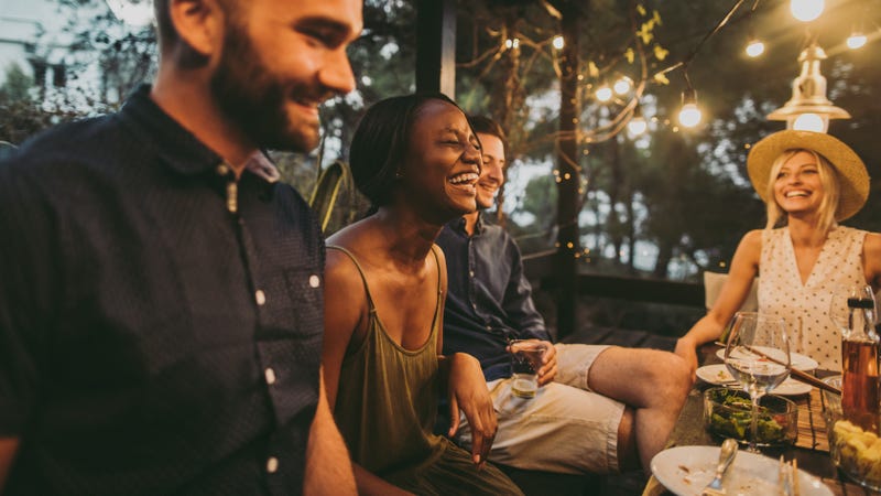 6 Tops for Hosting the Perfect Summer Get-Together