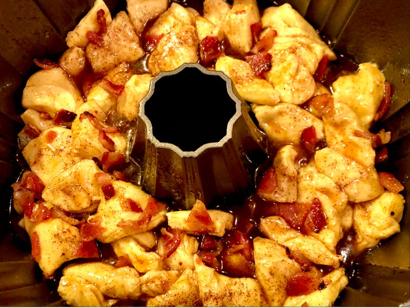 Maple Bacon & Cinnamon Apple Monkey Bread
