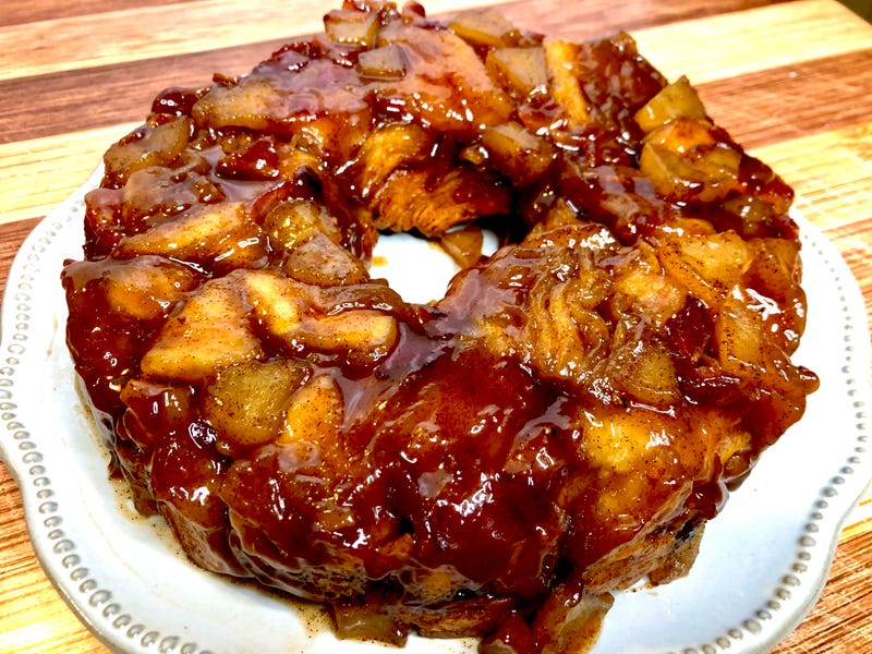 Maple Bacon & Cinnamon Apple Monkey Bread
