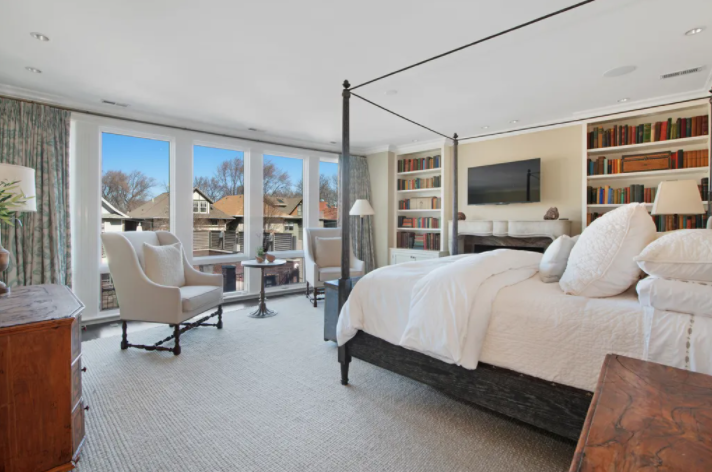 Lester home bedroom