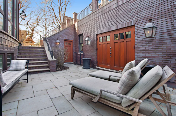 Lester patio