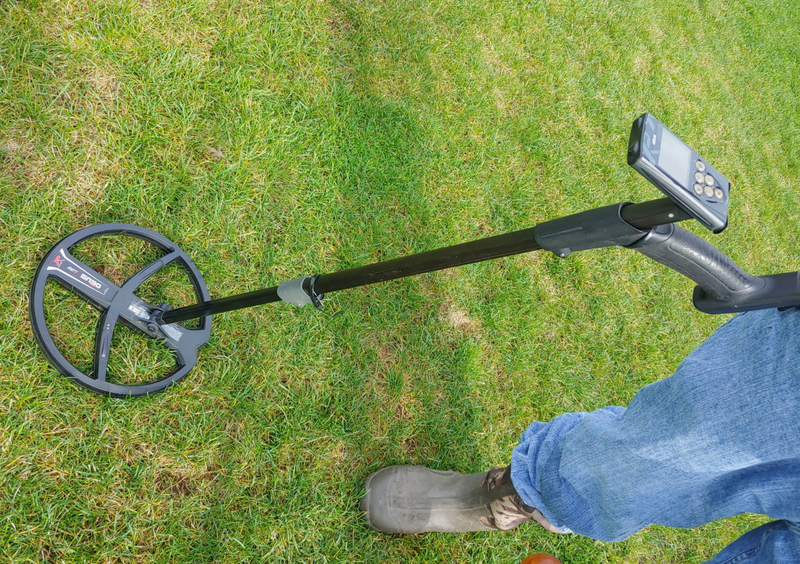 Chicago man uses metal detector to help people find lost rings
