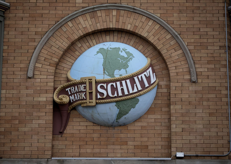 Schlitz tavern sign, Chicago