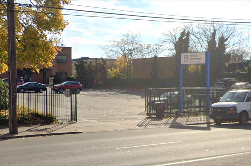 The gate in front of the Planned Parenthood in Hempstead that Friar Christopher Moscinski is accused of blocking.