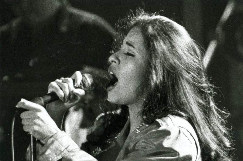 ejano artist Selena Quintanilla performed at a free concert at Memorial Coliseum. The concert was recorded for a live LP.