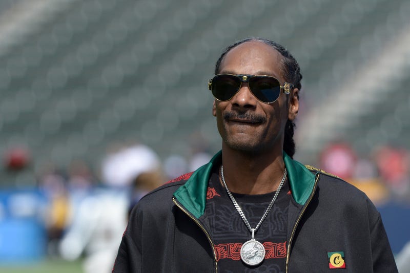 Snoop Dogg, wrestling star ready for Steelers playoffs