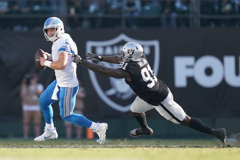 Matthew Stafford and the Lions fell below .500 in Week 9.