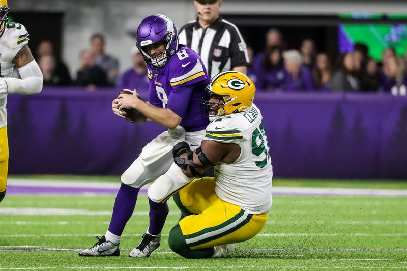 Clark sacks Vikings' QB Kirk Cousins