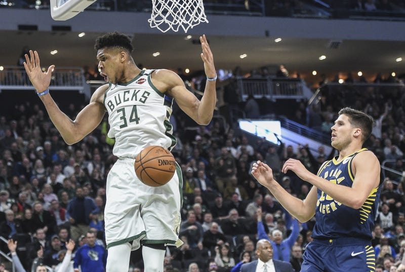 Giannis dunking vs Pacers