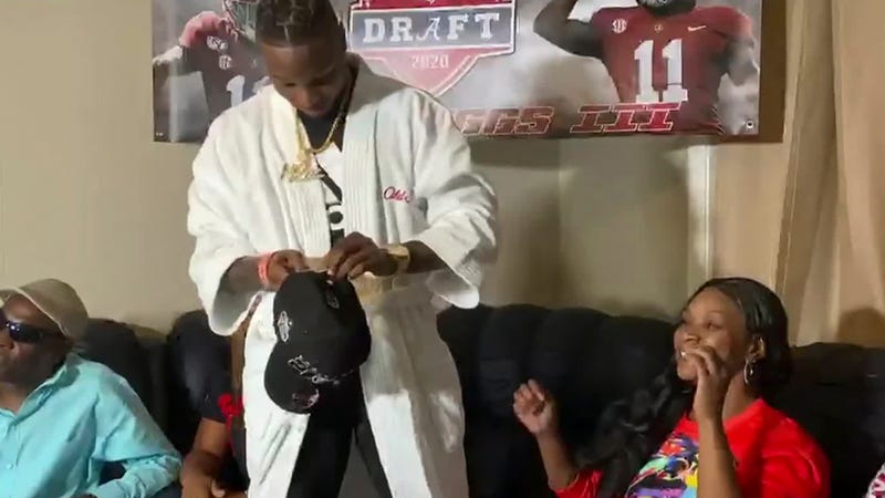 Henry Ruggs rocking the robe look for the 2020 NFL Draft