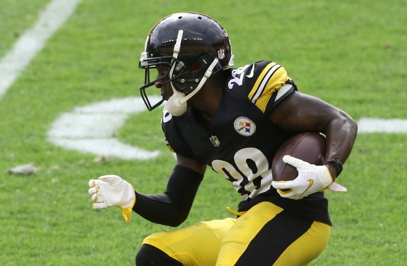 Mike Hilton with the football