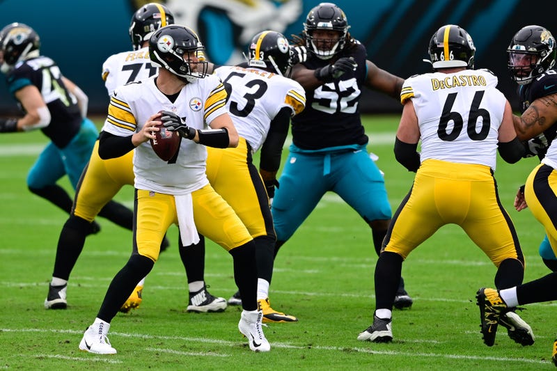 Roethlisberger behind the offensive line