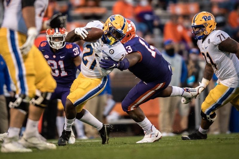 AJ Davis running vs Clemson
