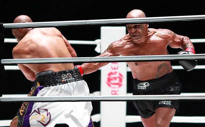 Mike Tyson / Roy Jones