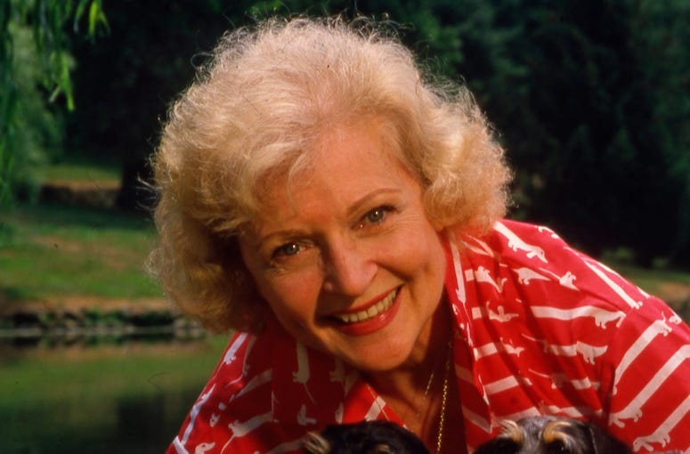 Betty White, Posing, Field, 1986