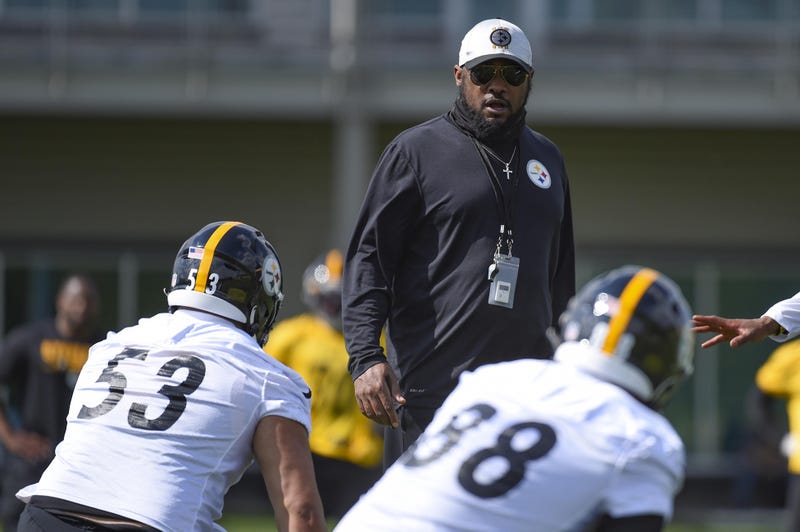 Mike Tomlin at practice