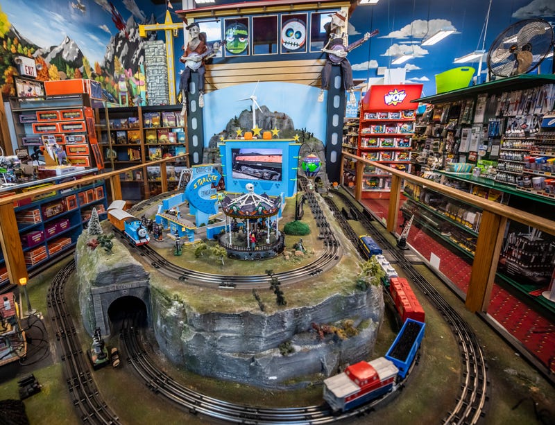 4 Year Calls New Zealand 1-1-1 To Announce "I Have Toys"