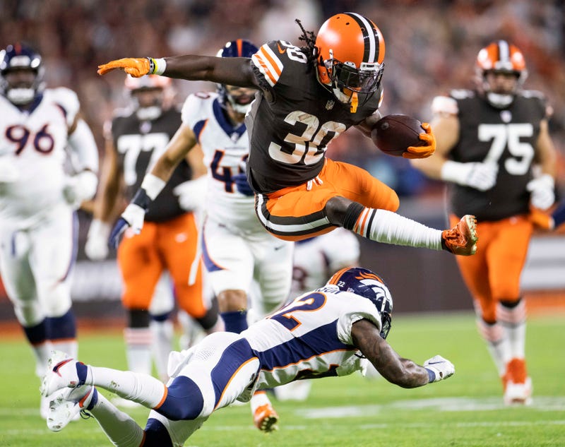 D'Ernest Johnson Runs Wild In 17-14 Browns Win